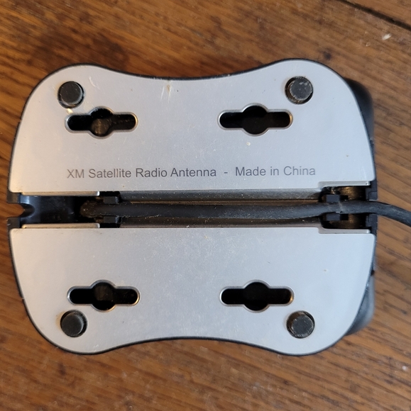 SIRIUSXM Delphi Antenna with 18' Cable - Picture 7 of 7